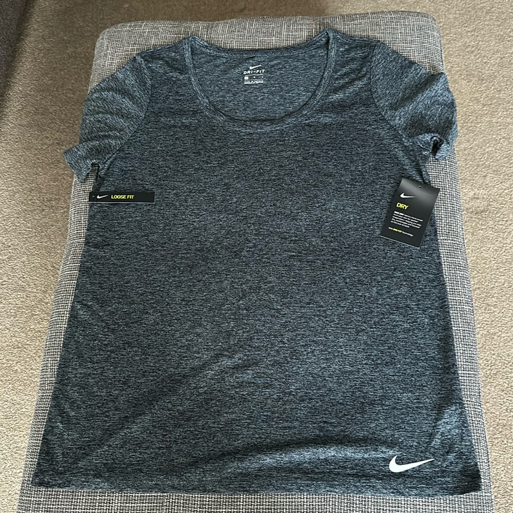 NIKE tee